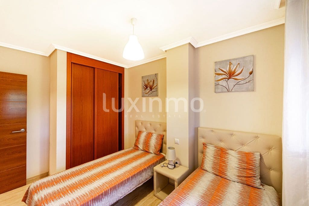 3 sovrum Lägenhet att hyra i Arenal med pool garage - 1 550 € (Ref: 10175518)