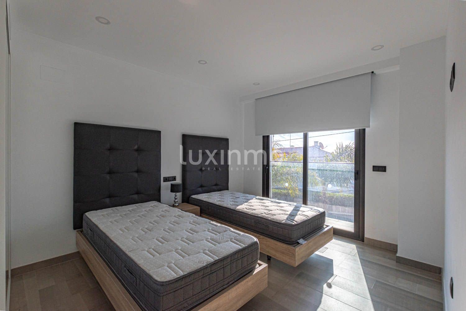 Chalet de 6 habitaciones en Calpe / Calp en alquiler con piscina garaje - 4.000 € (Ref: 10177537)