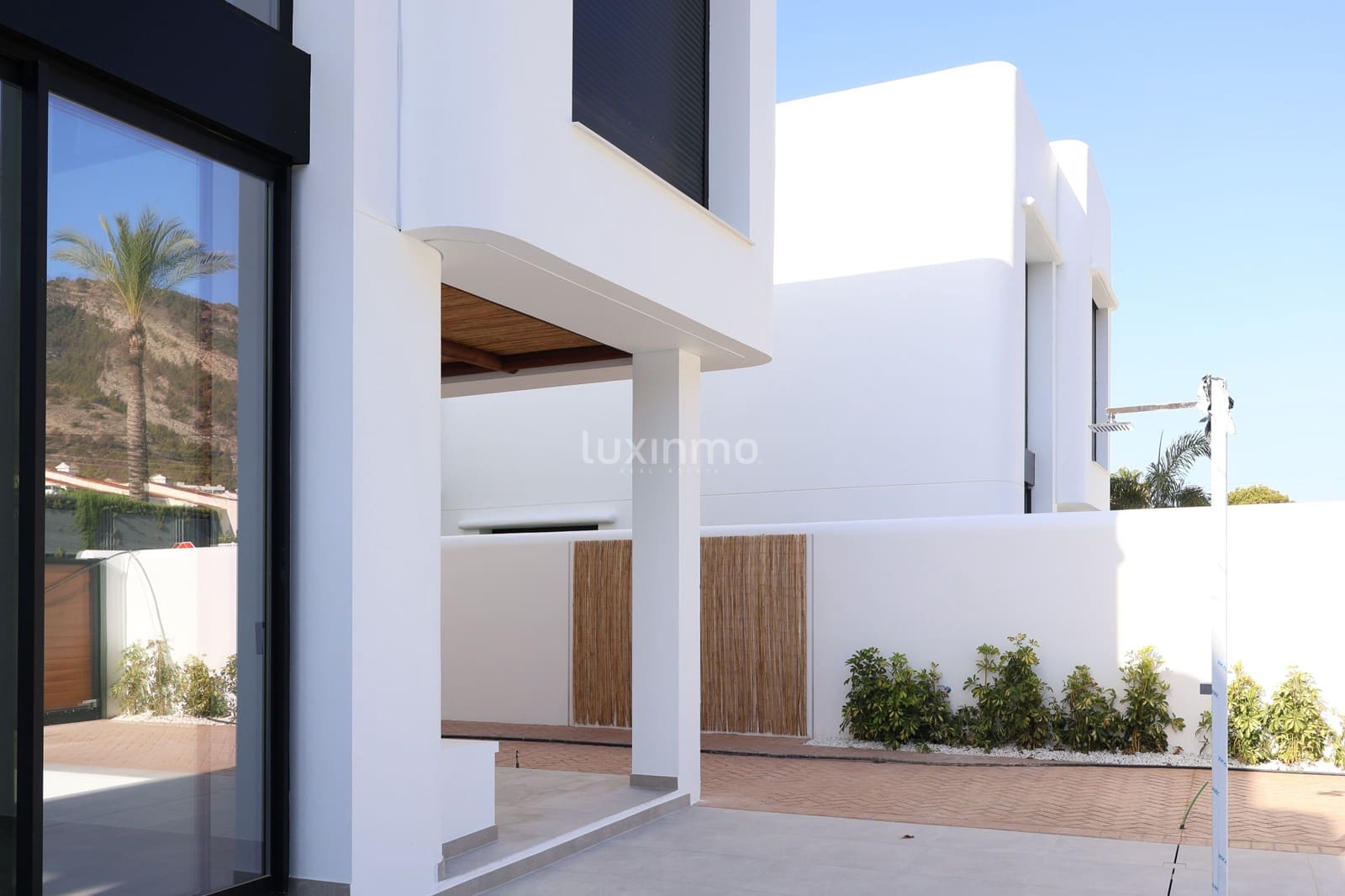 4 Zimmer Villa zu verkaufen in Albir mit Pool Garage - 875.000 € (Ref: 3665536)