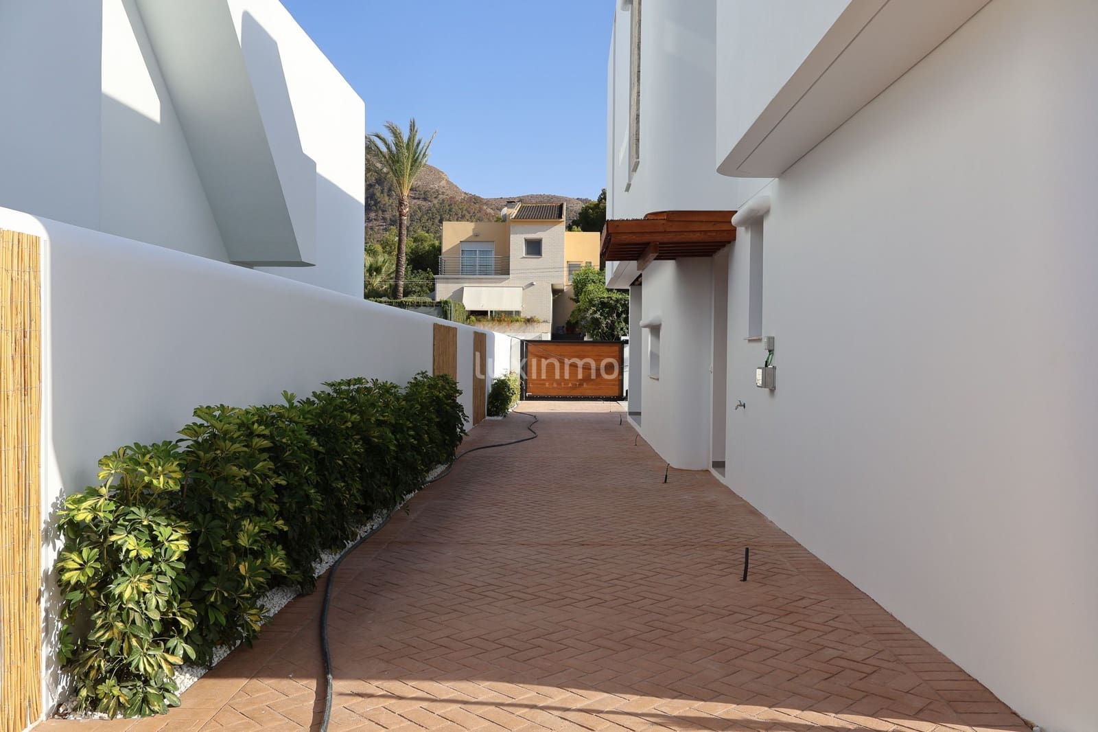 4 Zimmer Villa zu verkaufen in Albir mit Pool Garage - 875.000 € (Ref: 3665536)
