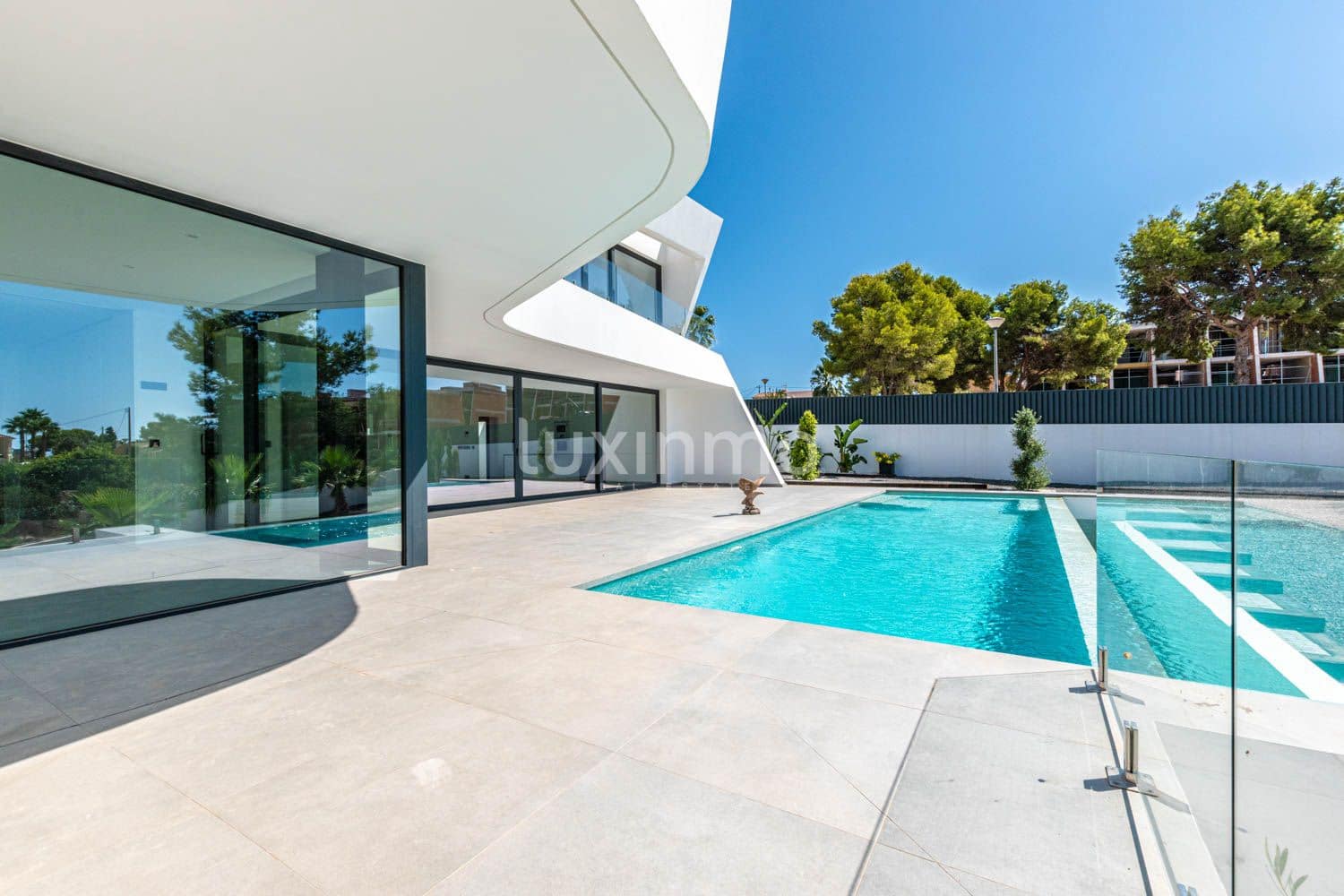 Chalet de 4 habitaciones en Calpe / Calp en venta con piscina garaje - 1.290.000 € (Ref: 4066437)