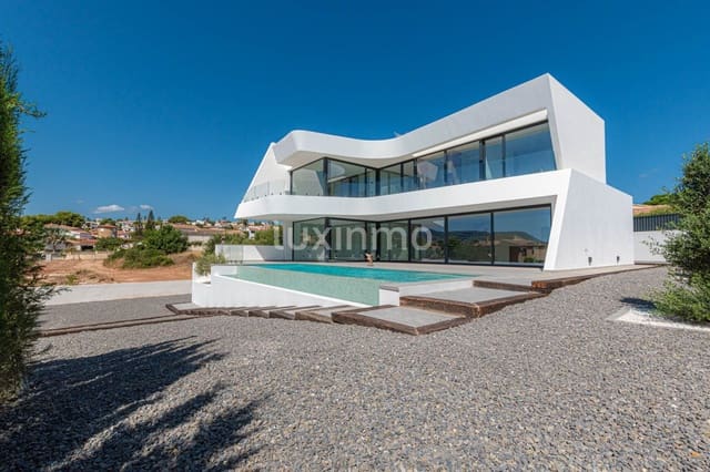 Chalet de 4 habitaciones en Calpe / Calp en venta con piscina garaje - 1.290.000 € (Ref: 4066437)