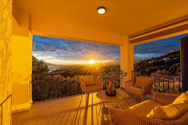 3 bedroom Townhouse for sale in Altea with pool garage - € 615,000 (Ref: 4634377)