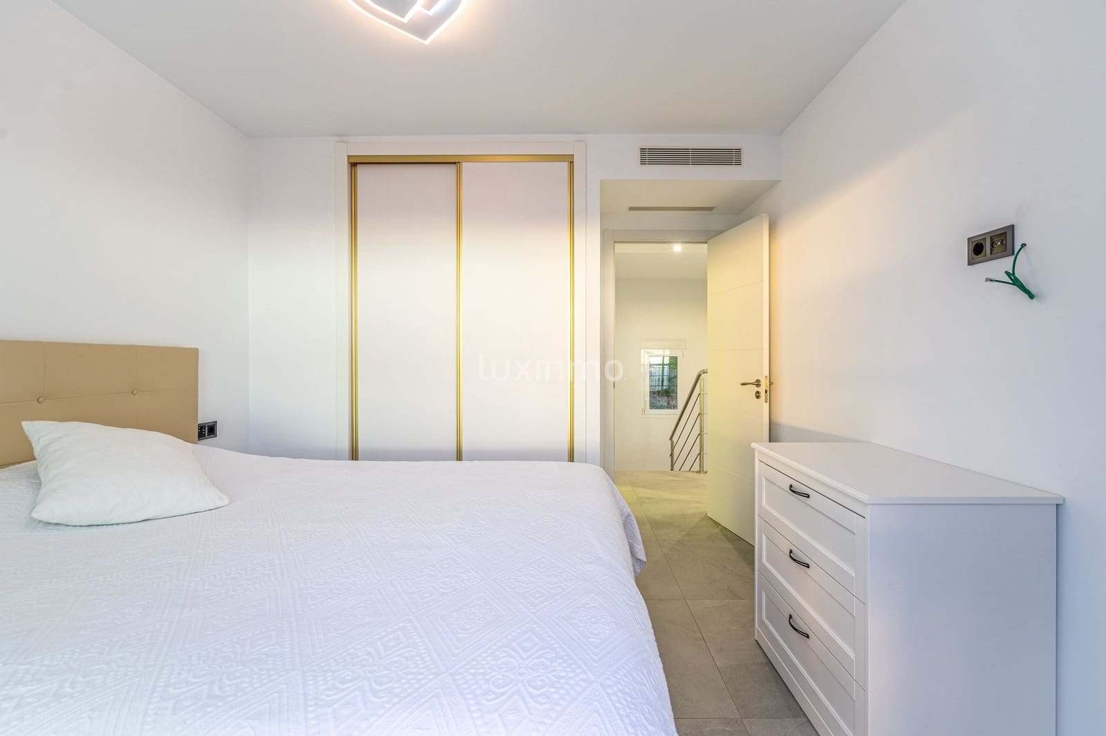 3 slaapkamer Huis te koop in Altea met zwembad garage - € 615.000 (Ref: 4634377)