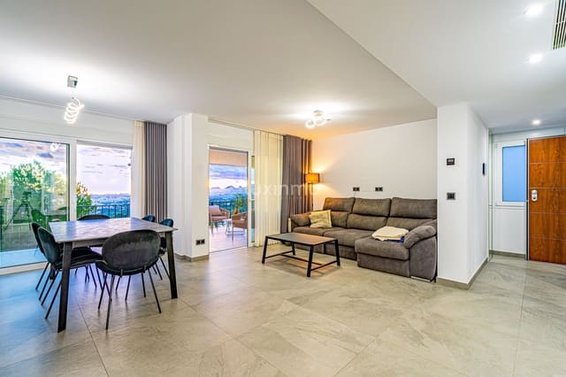 3 bedroom Townhouse for sale in Altea with pool garage - € 615,000 (Ref: 4634377)