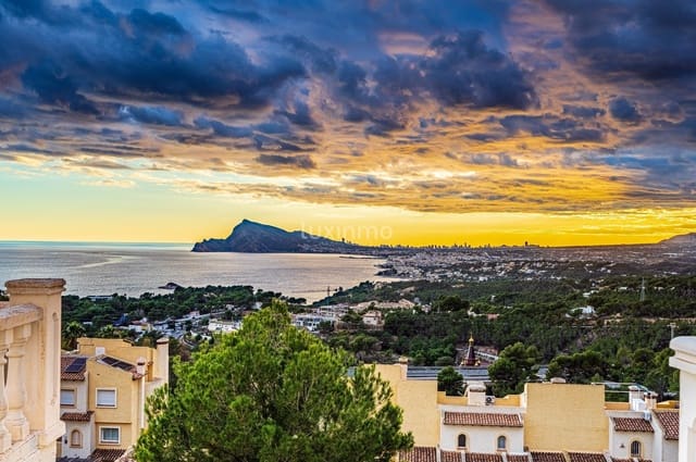 3 bedroom Townhouse for sale in Altea with pool garage - € 615,000 (Ref: 4634377)