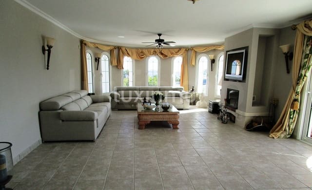 8 sovrum Villa till salu i La Nucia med pool garage - 4 200 000 € (Ref: 5013663)