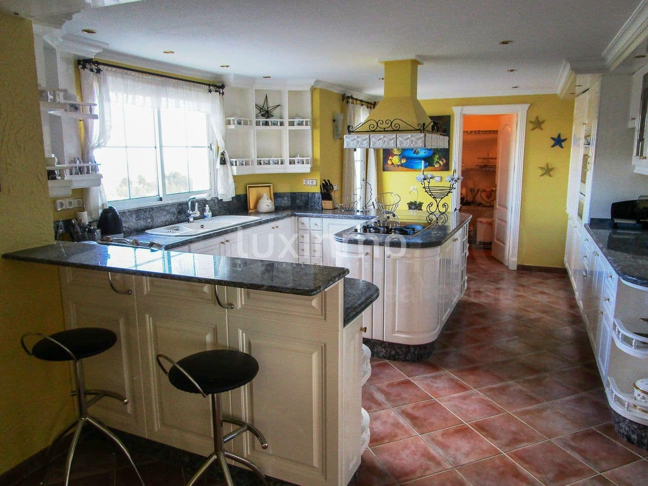 8 soverom Villa til salgs i La Nucia med svømmebasseng garasje - € 4 200 000 (Ref: 5013663)