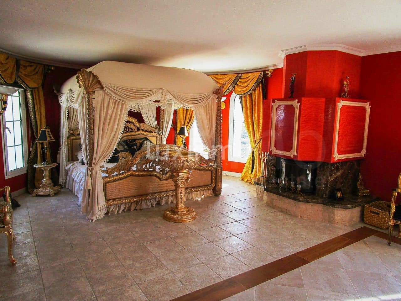 8 soverom Villa til salgs i La Nucia med svømmebasseng garasje - € 4 200 000 (Ref: 5013663)