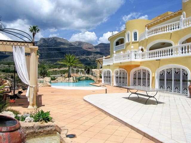 8 sovrum Villa till salu i La Nucia med pool garage - 4 200 000 € (Ref: 5013663)