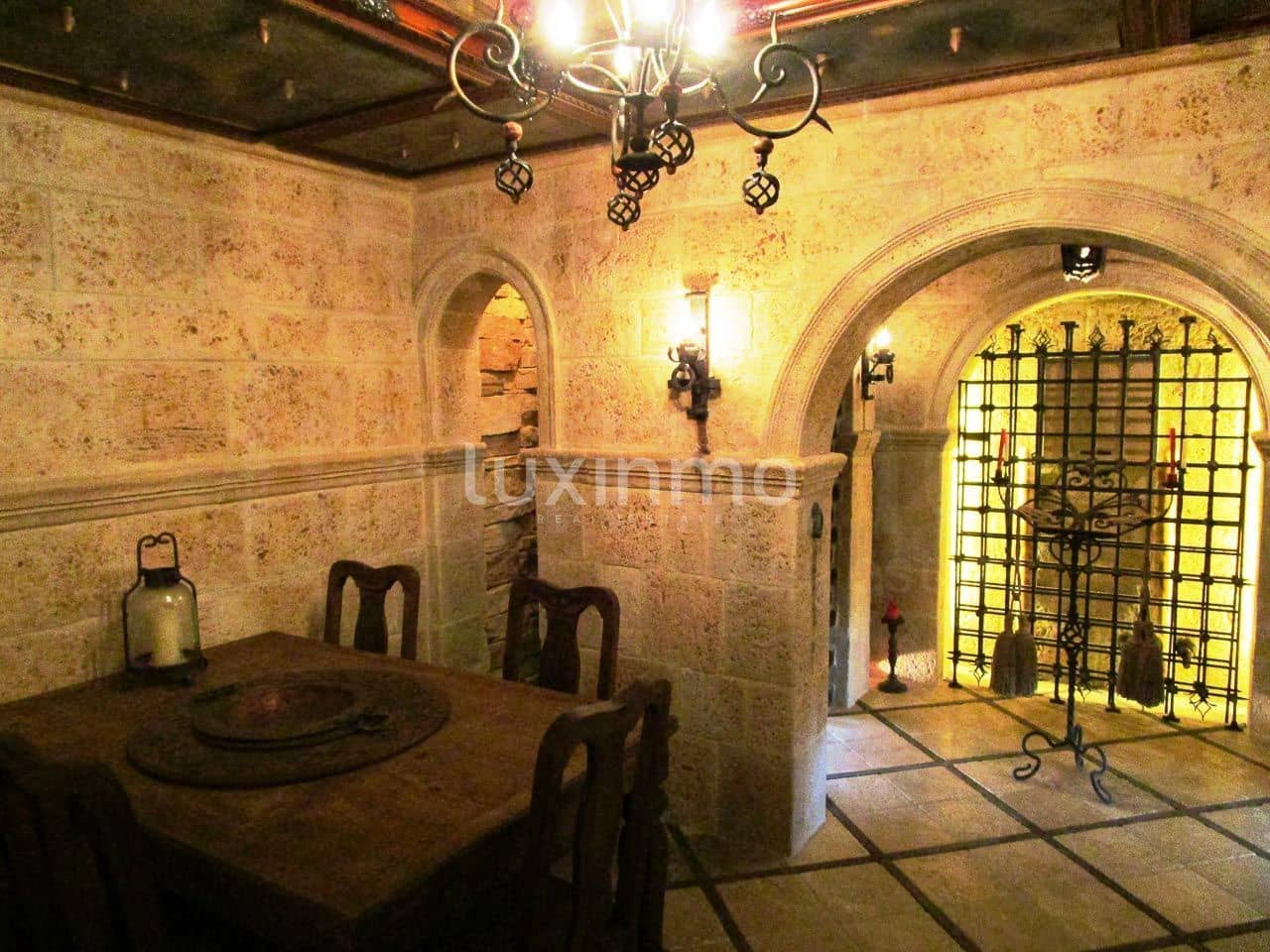 8 soverom Villa til salgs i La Nucia med svømmebasseng garasje - € 4 200 000 (Ref: 5013663)