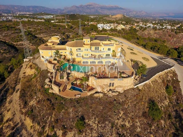 8 sovrum Villa till salu i La Nucia med pool garage - 4 200 000 € (Ref: 5013663)