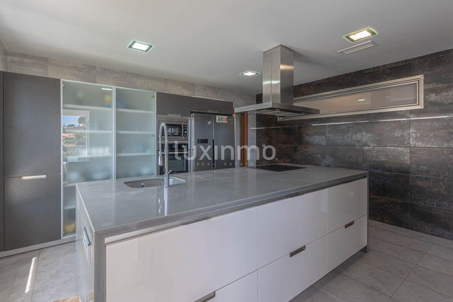 4 sovrum Villa till salu i Calpe / Calp med pool garage - 1 050 000 € (Ref: 6963309)