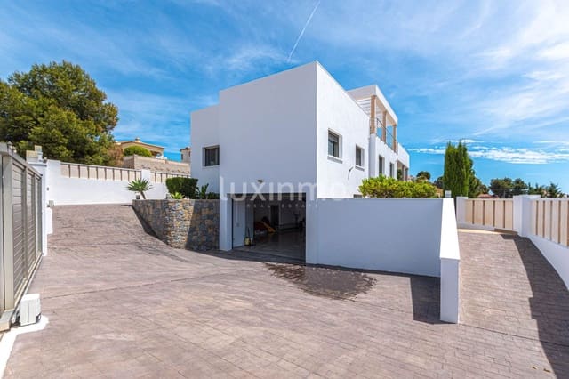 4 sovrum Villa till salu i Calpe / Calp med pool garage - 1 050 000 € (Ref: 6963309)