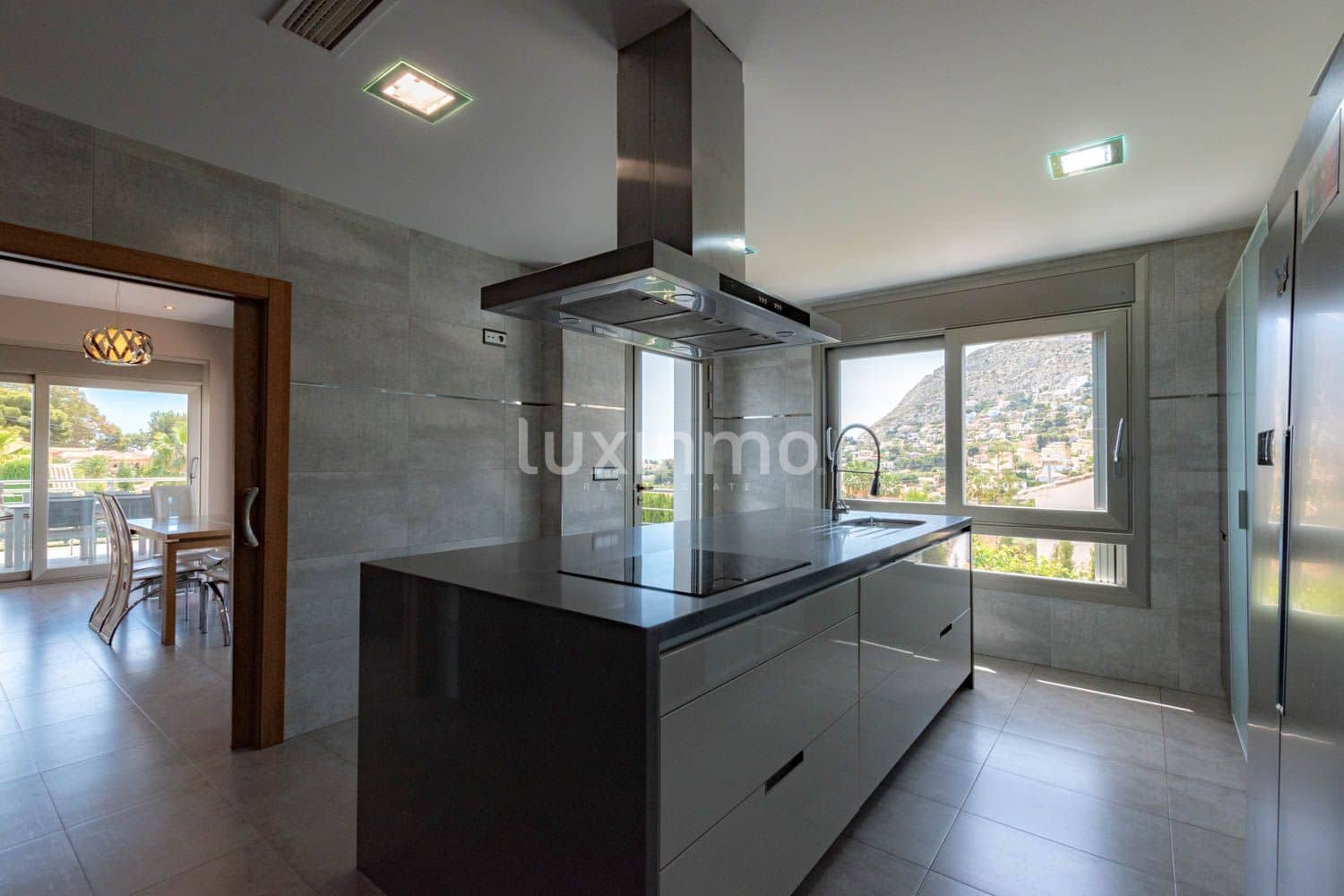 4 sovrum Villa till salu i Calpe / Calp med pool garage - 1 050 000 € (Ref: 6963309)