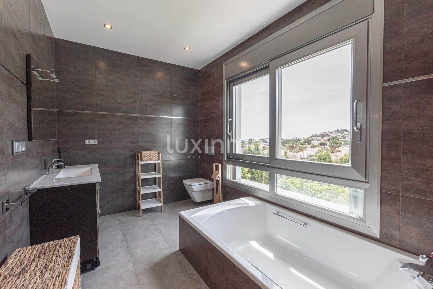 4 sovrum Villa till salu i Calpe / Calp med pool garage - 1 050 000 € (Ref: 6963309)