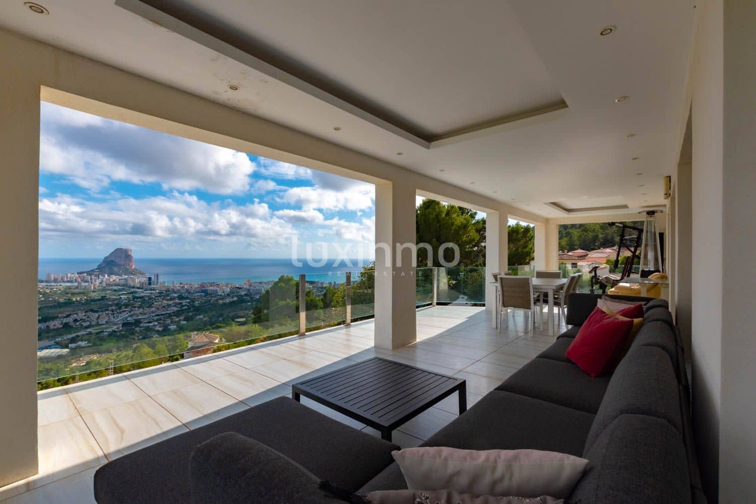 Chalet de 6 habitaciones en Calpe / Calp en venta con piscina garaje - 3.400.000 € (Ref: 7698327)