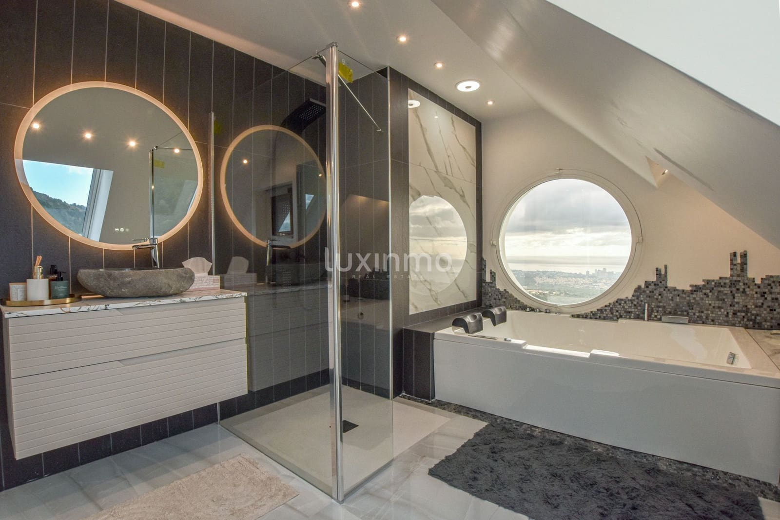 Chalet de 6 habitaciones en Calpe / Calp en venta con piscina garaje - 3.400.000 € (Ref: 7698327)