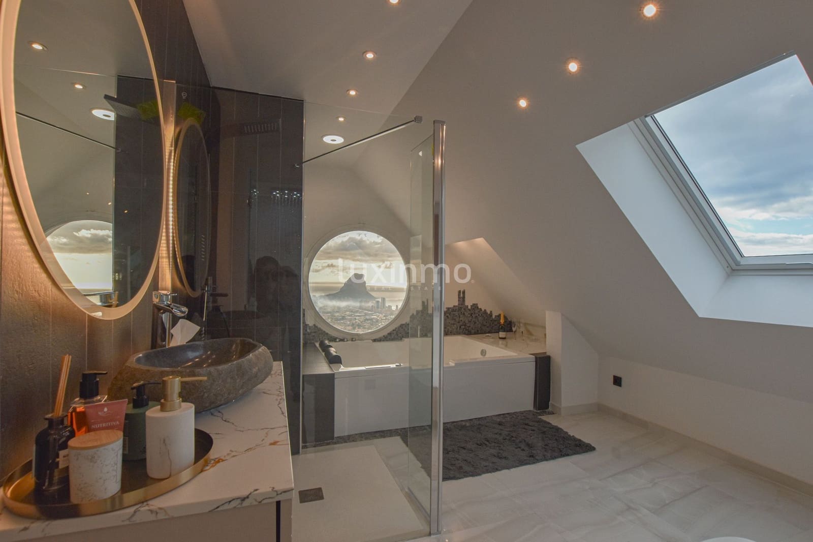 Chalet de 6 habitaciones en Calpe / Calp en venta con piscina garaje - 3.400.000 € (Ref: 7698327)