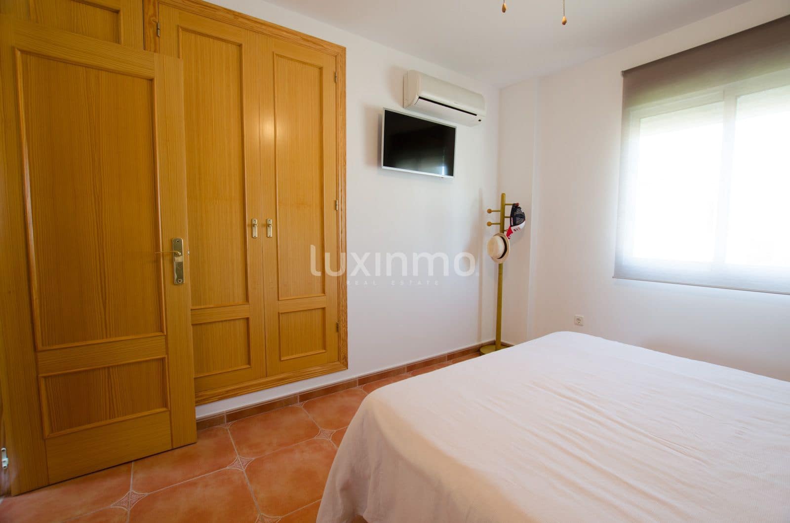 Chalet de 3 habitaciones en La Nucia en alquiler con piscina garaje - 1.750 € (Ref: 7707142)