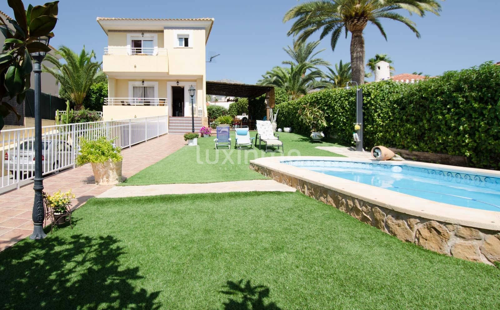 Chalet de 3 habitaciones en La Nucia en alquiler con piscina garaje - 1.750 € (Ref: 7707142)