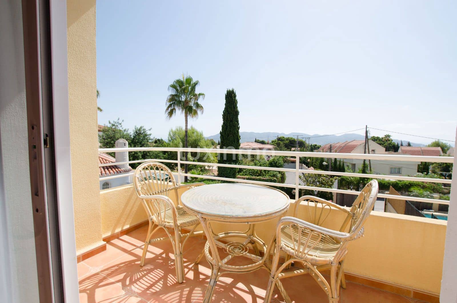 Chalet de 3 habitaciones en La Nucia en alquiler con piscina garaje - 1.750 € (Ref: 7707142)