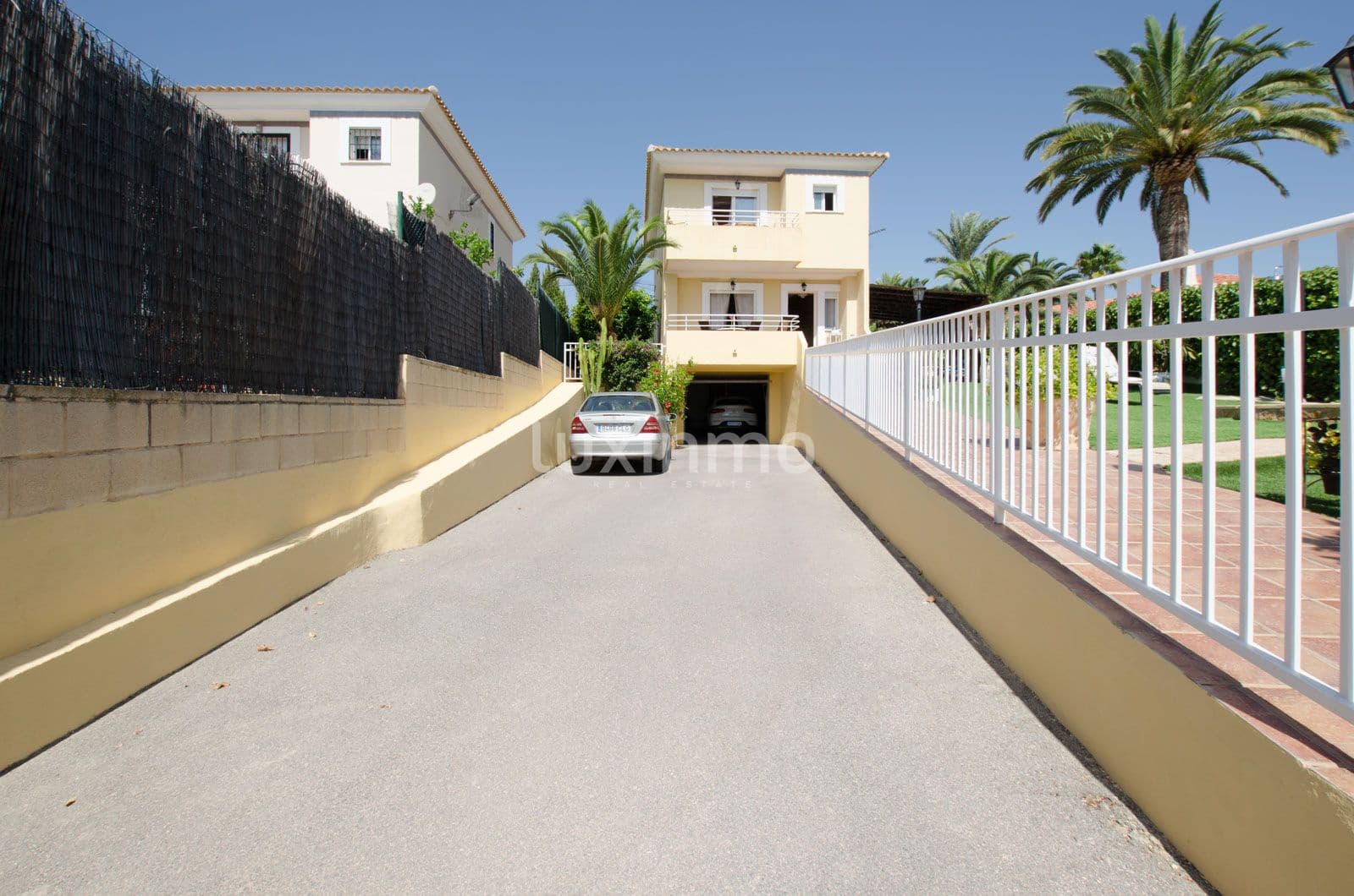 Chalet de 3 habitaciones en La Nucia en alquiler con piscina garaje - 1.750 € (Ref: 7707142)