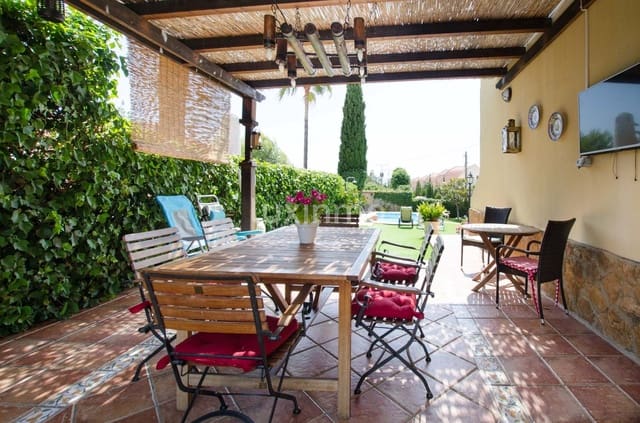 Chalet de 3 habitaciones en La Nucia en alquiler con piscina garaje - 1.750 € (Ref: 7707142)