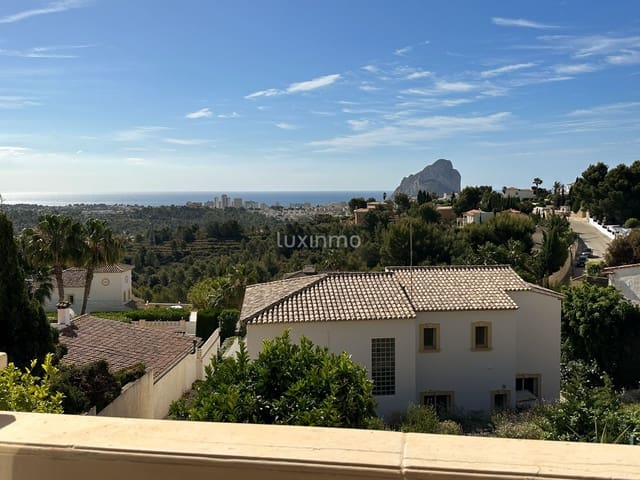 Villa/Maison de 3 chambres à louer à Calpe / Calp avec piscine garage - 1 500 € (Ref: 7826564)