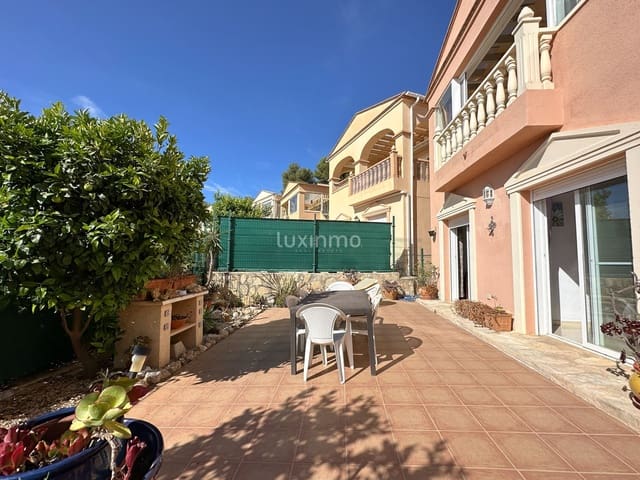 Villa/Maison de 3 chambres à louer à Calpe / Calp avec piscine garage - 1 500 € (Ref: 7826564)