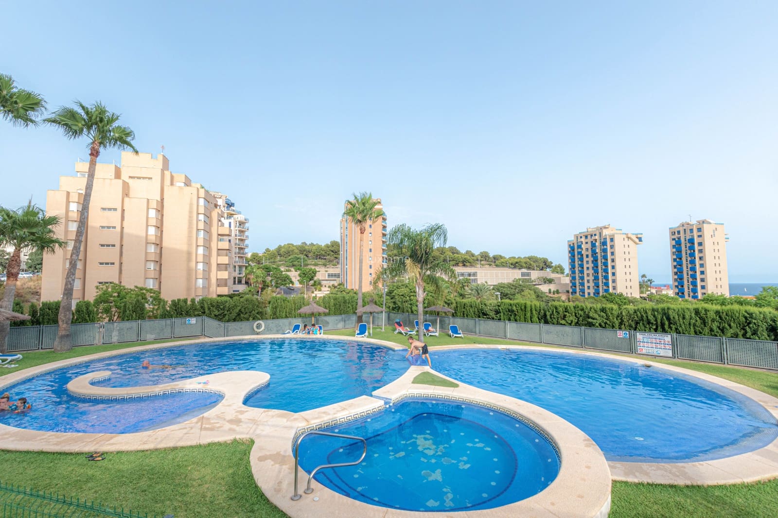 3 bedroom Penthouse for rent in Calpe / Calp with pool garage - € 2,200 (Ref: 7951855)