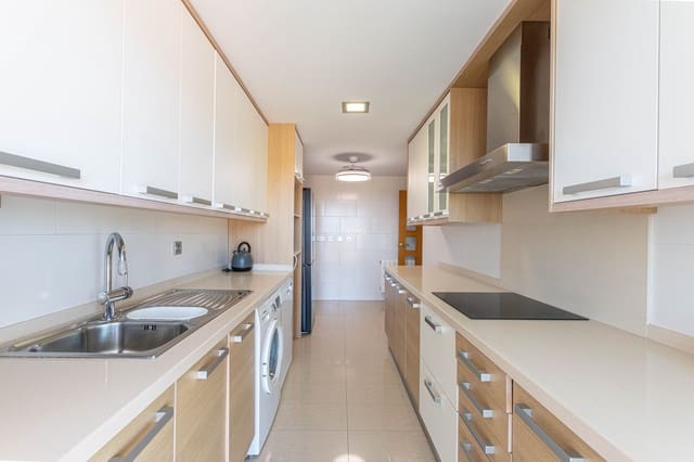 3 soveværelse Penthouse til leje i Calpe / Calp med swimmingpool garage - € 2.200 (Ref: 7951855)