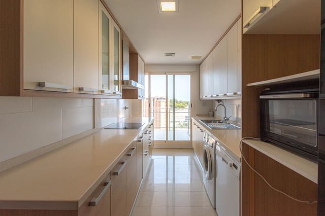 3 soveværelse Penthouse til leje i Calpe / Calp med swimmingpool garage - € 2.200 (Ref: 7951855)
