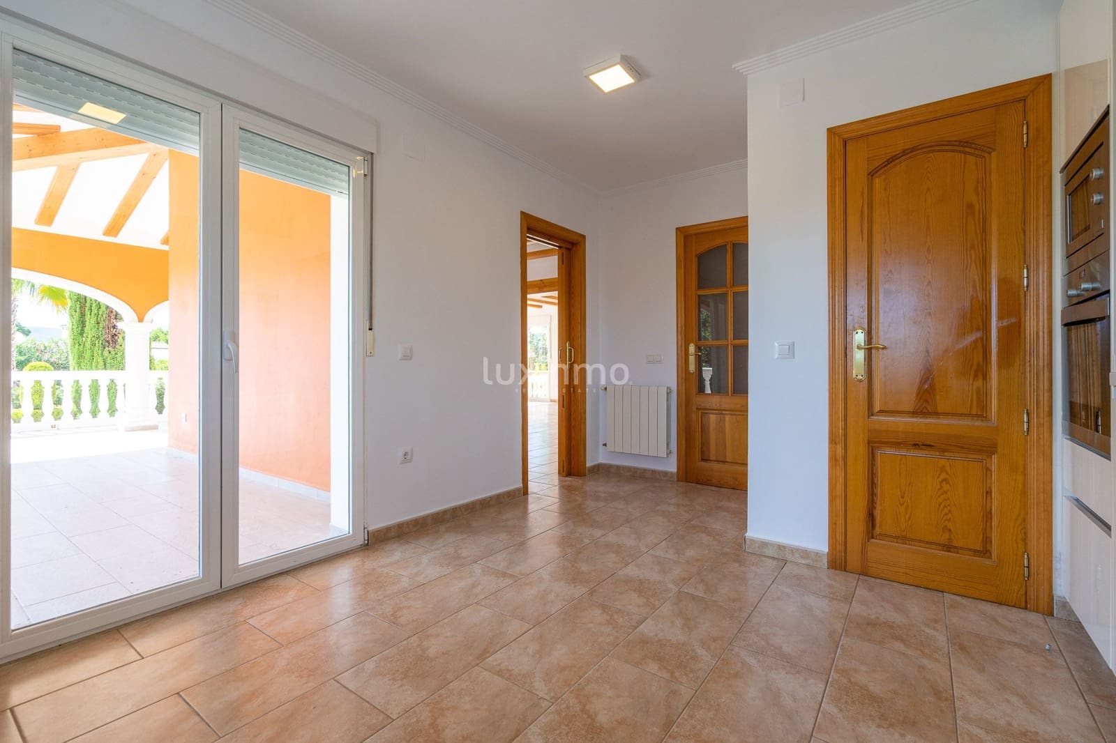 4 soveværelse Villa til leje i Javea / Xabia med swimmingpool garage - € 4.000 (Ref: 8017695)