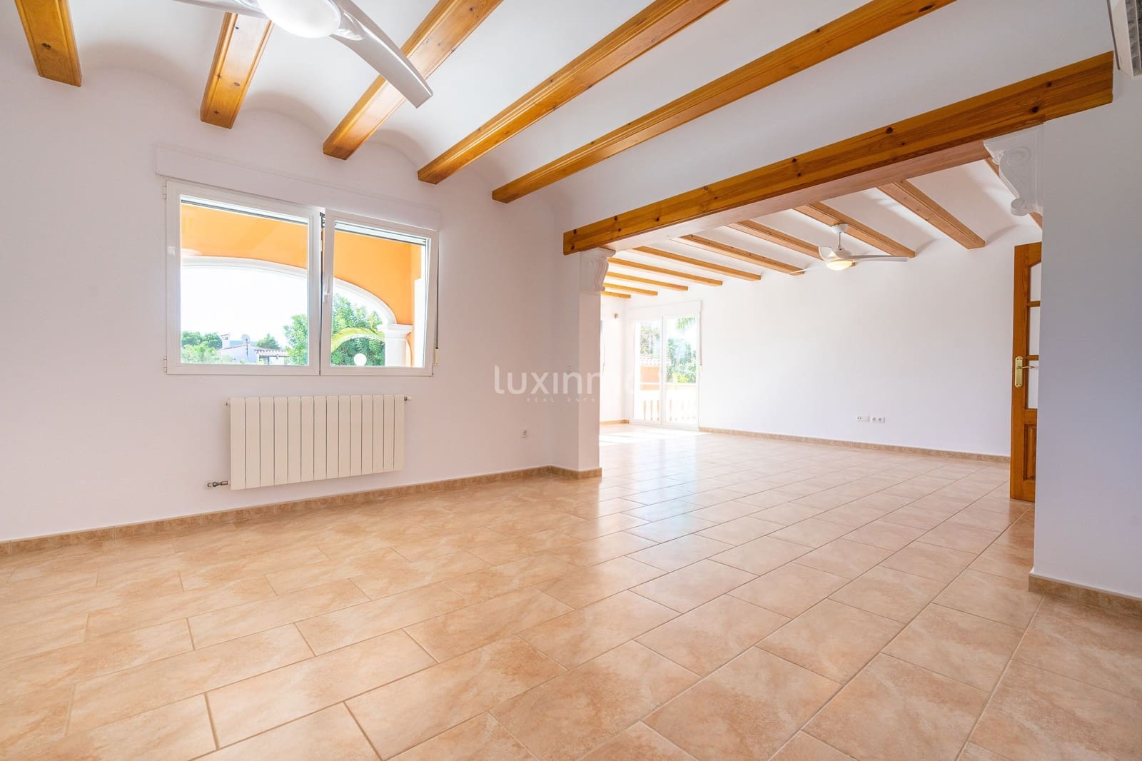 4 soveværelse Villa til leje i Javea / Xabia med swimmingpool garage - € 4.000 (Ref: 8017695)