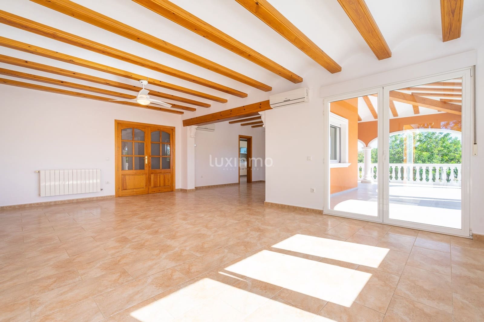 4 soveværelse Villa til leje i Javea / Xabia med swimmingpool garage - € 4.000 (Ref: 8017695)