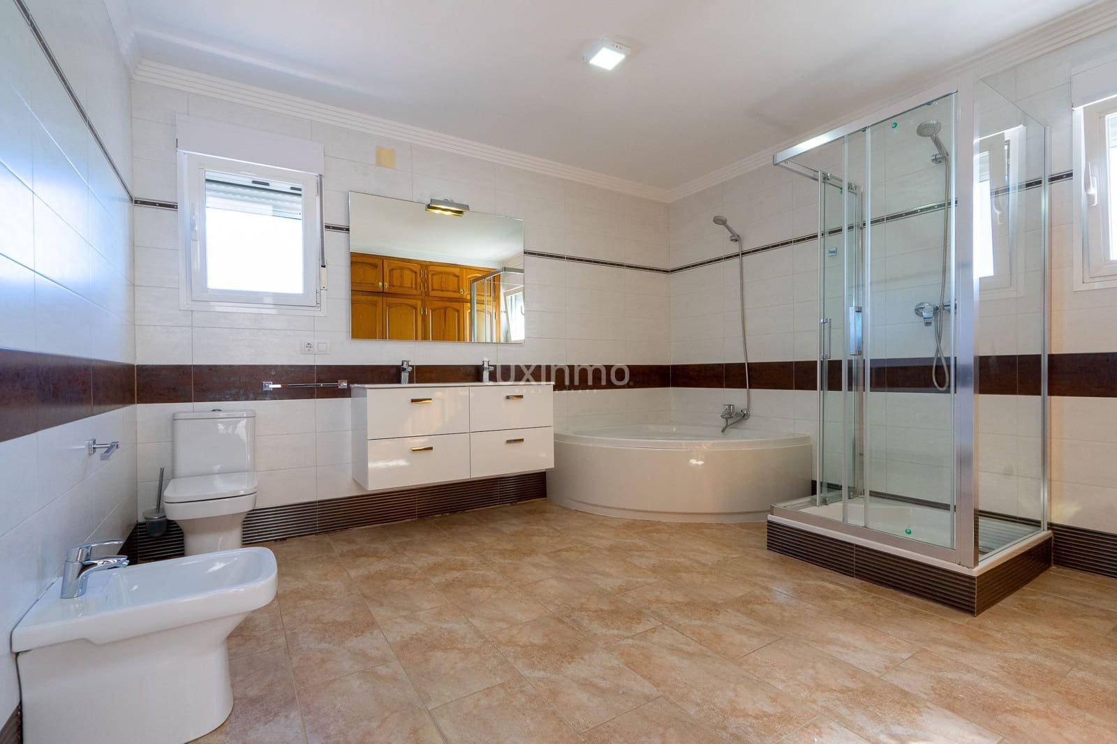 4 soveværelse Villa til leje i Javea / Xabia med swimmingpool garage - € 4.000 (Ref: 8017695)