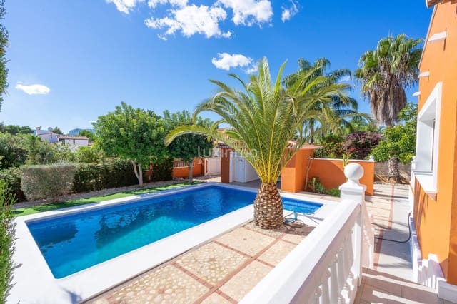 4 bedroom Villa for rent in Javea / Xàbia with pool garage - € 4,000 (Ref: 8017695)