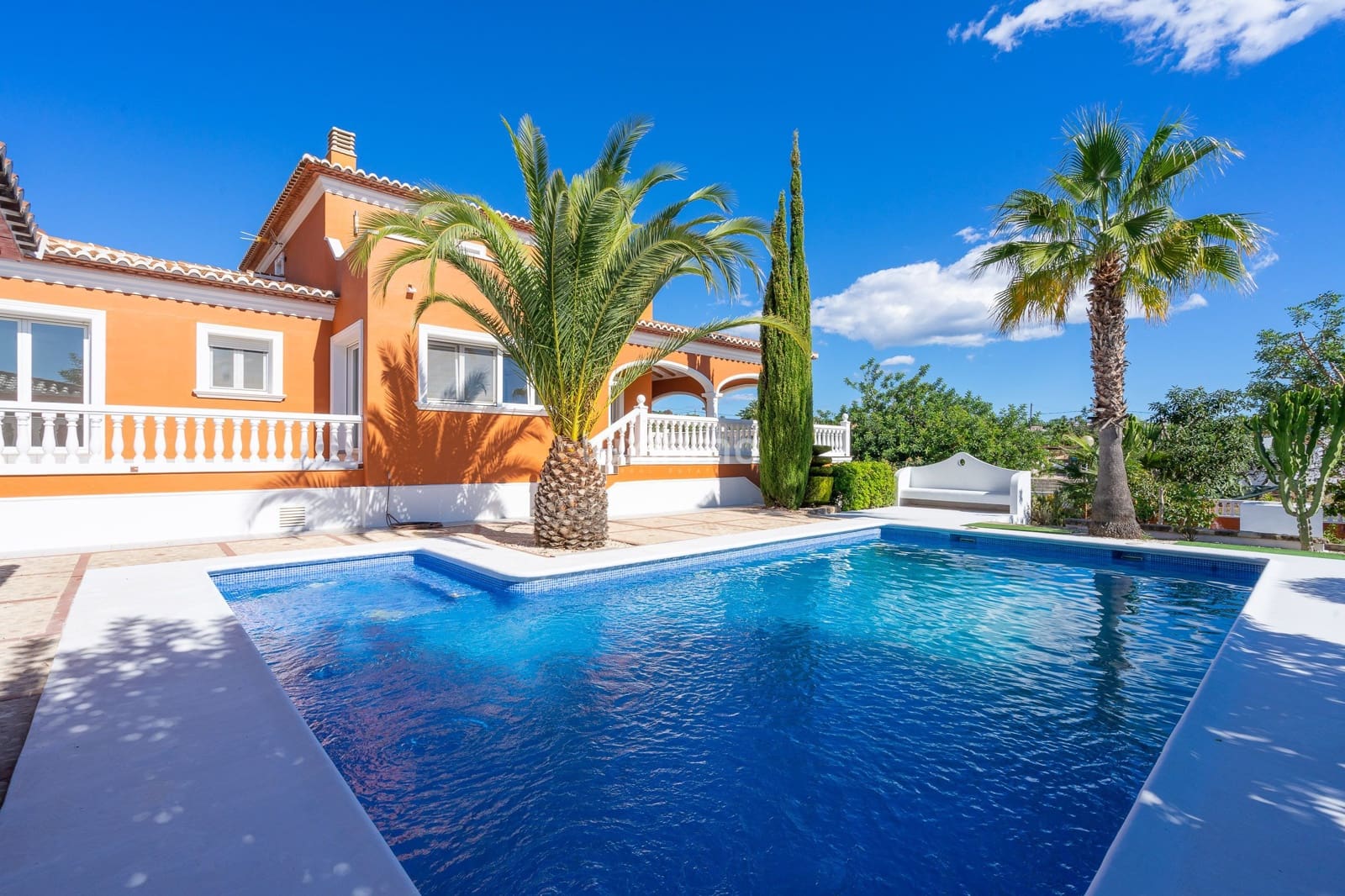 4 soveværelse Villa til leje i Javea / Xabia med swimmingpool garage - € 4.000 (Ref: 8017695)