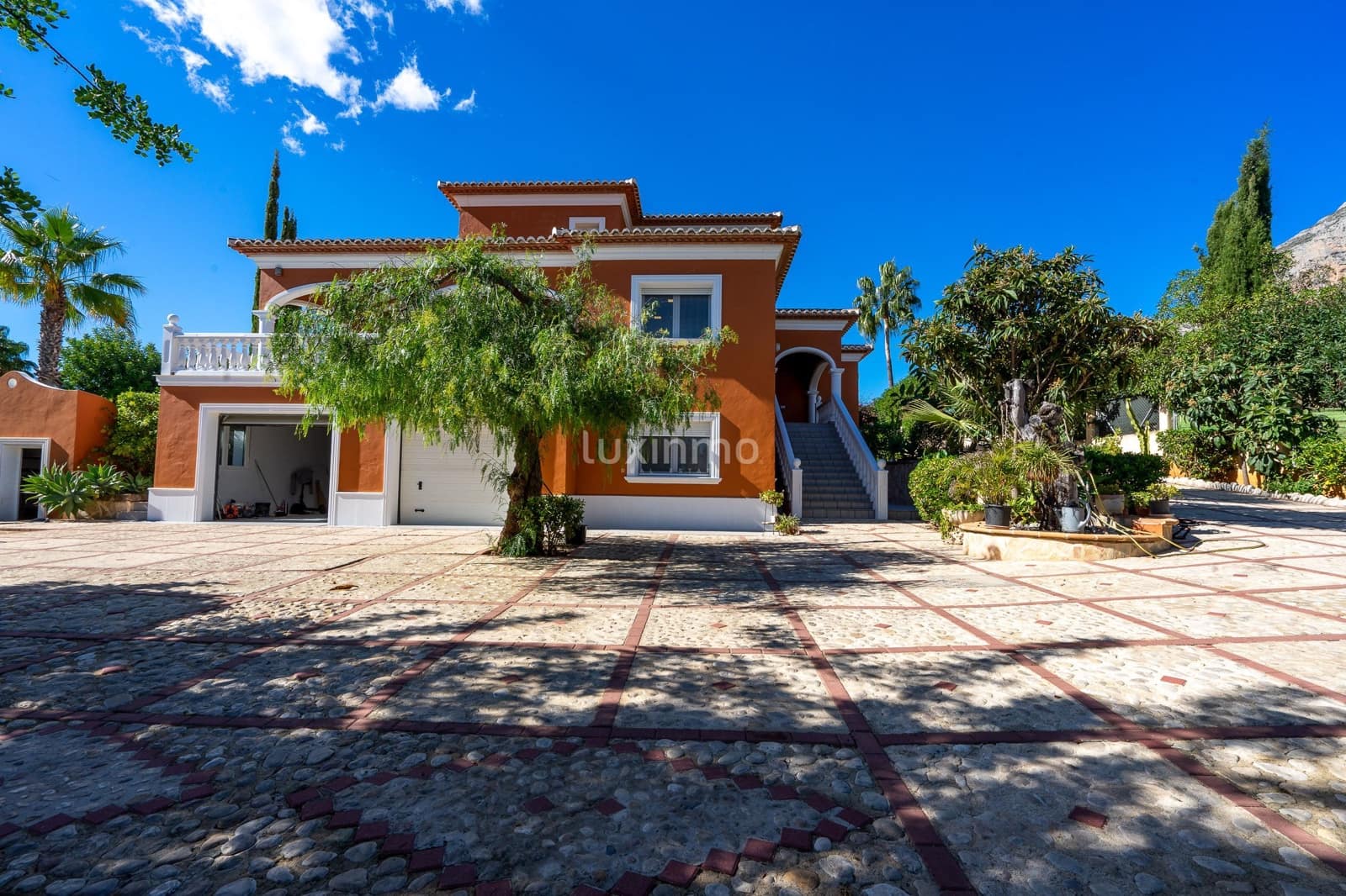 4 soveværelse Villa til leje i Javea / Xabia med swimmingpool garage - € 4.000 (Ref: 8017695)