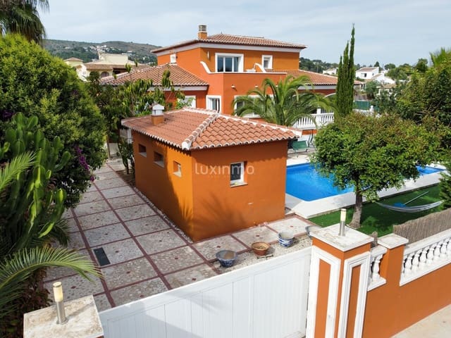 4 bedroom Villa for rent in Javea / Xàbia with pool garage - € 4,000 (Ref: 8017695)