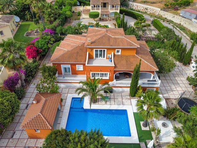 4 bedroom Villa for rent in Javea / Xàbia with pool garage - € 4,000 (Ref: 8017695)