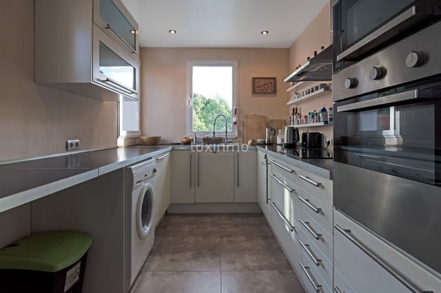 4 bedroom Villa for rent in Altea with pool garage - € 2,400 (Ref: 8173884)