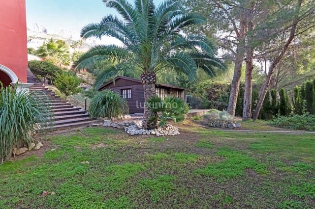 4 bedroom Villa for rent in Altea with pool garage - € 2,400 (Ref: 8173884)