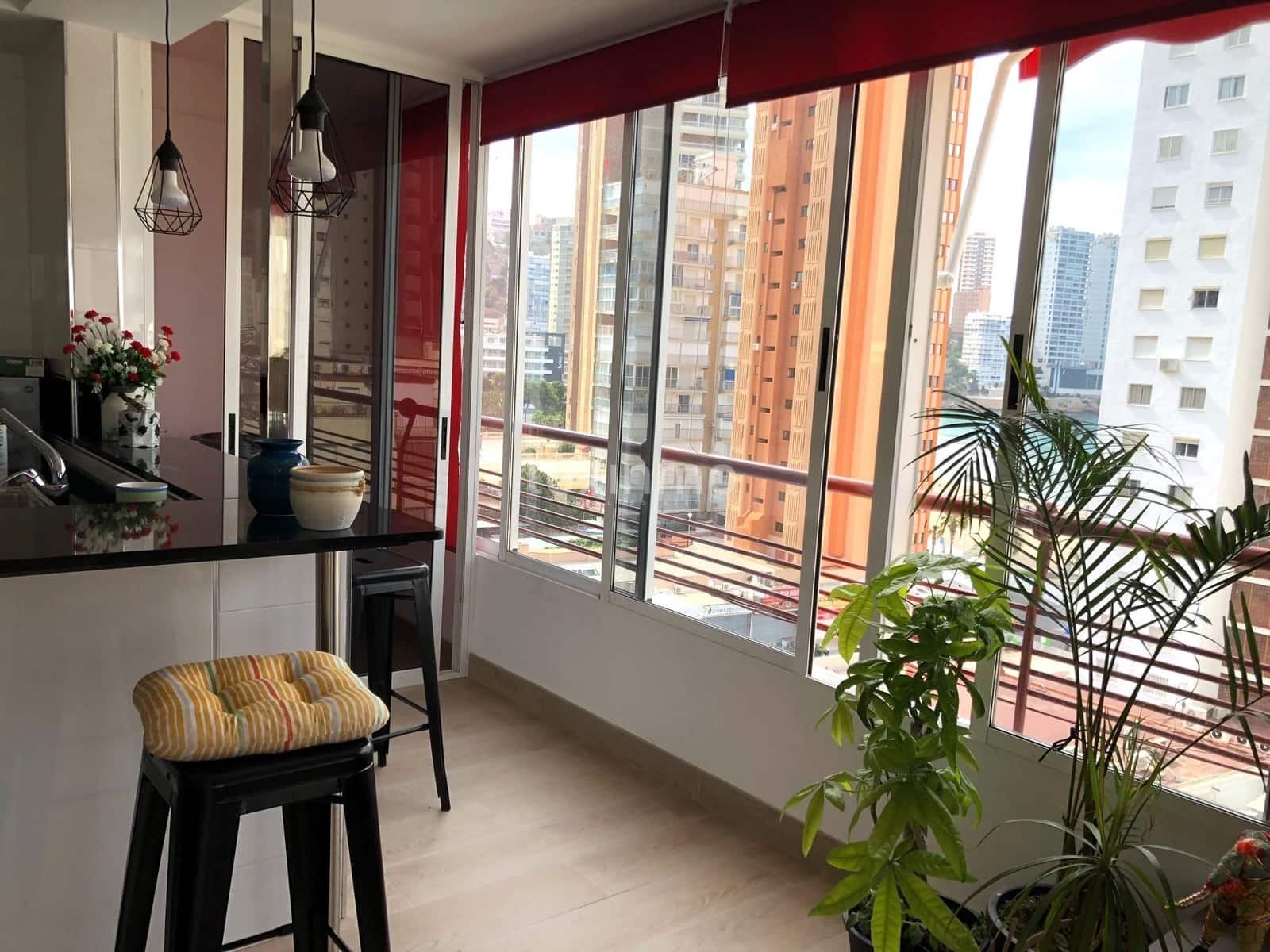 3 bedroom Apartment for rent in Benidorm with garage - € 1,500 (Ref: 8189917)