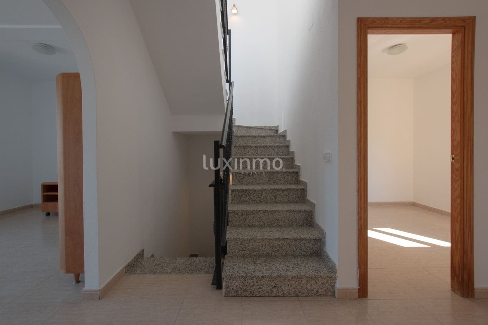 4 slaapkamer Rijtjeshuis te huur in Calpe / Calp met zwembad garage - € 1.500 (Ref: 8221940)