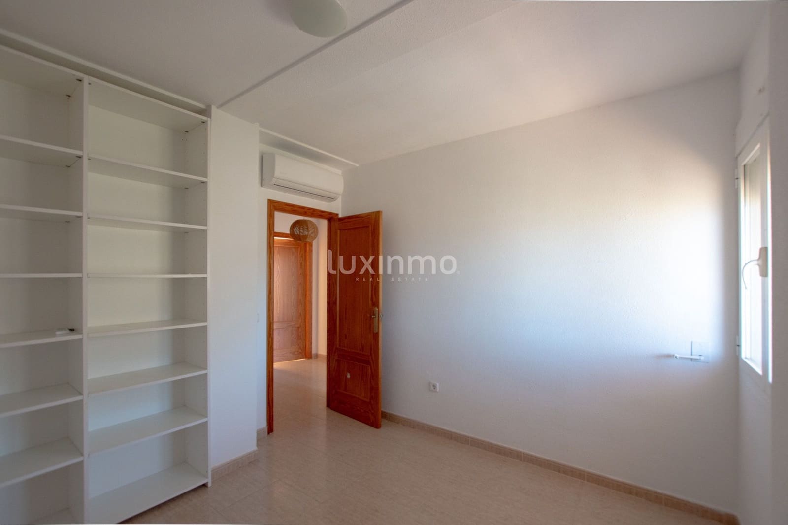4 slaapkamer Rijtjeshuis te huur in Calpe / Calp met zwembad garage - € 1.500 (Ref: 8221940)