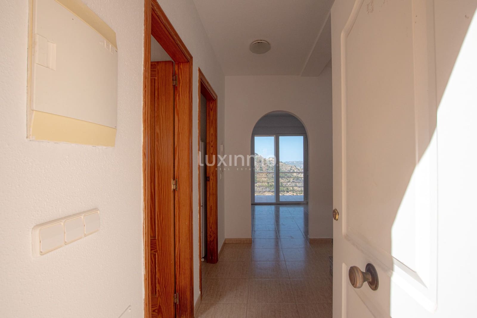 4 slaapkamer Rijtjeshuis te huur in Calpe / Calp met zwembad garage - € 1.500 (Ref: 8221940)
