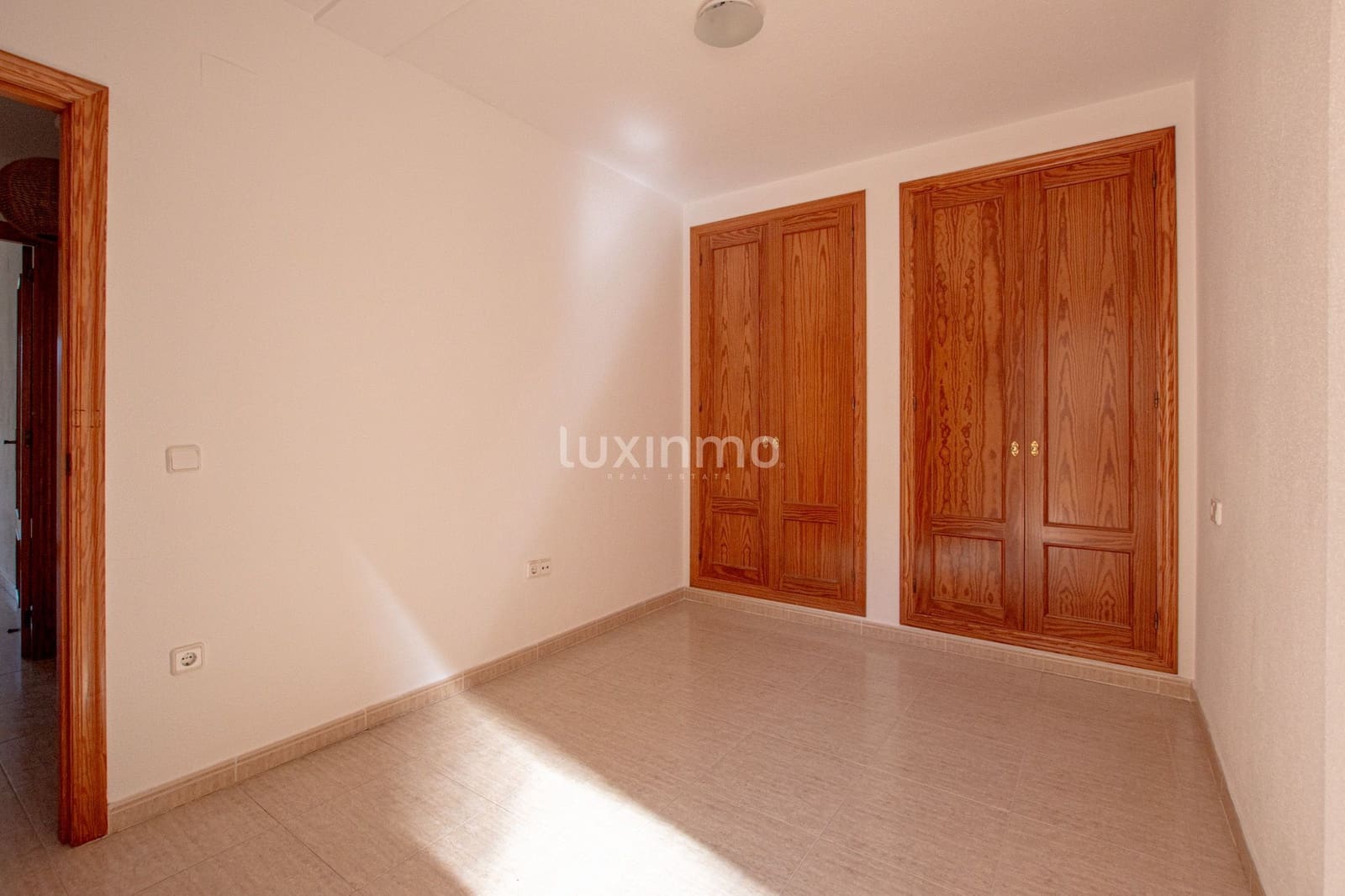 4 slaapkamer Rijtjeshuis te huur in Calpe / Calp met zwembad garage - € 1.500 (Ref: 8221940)