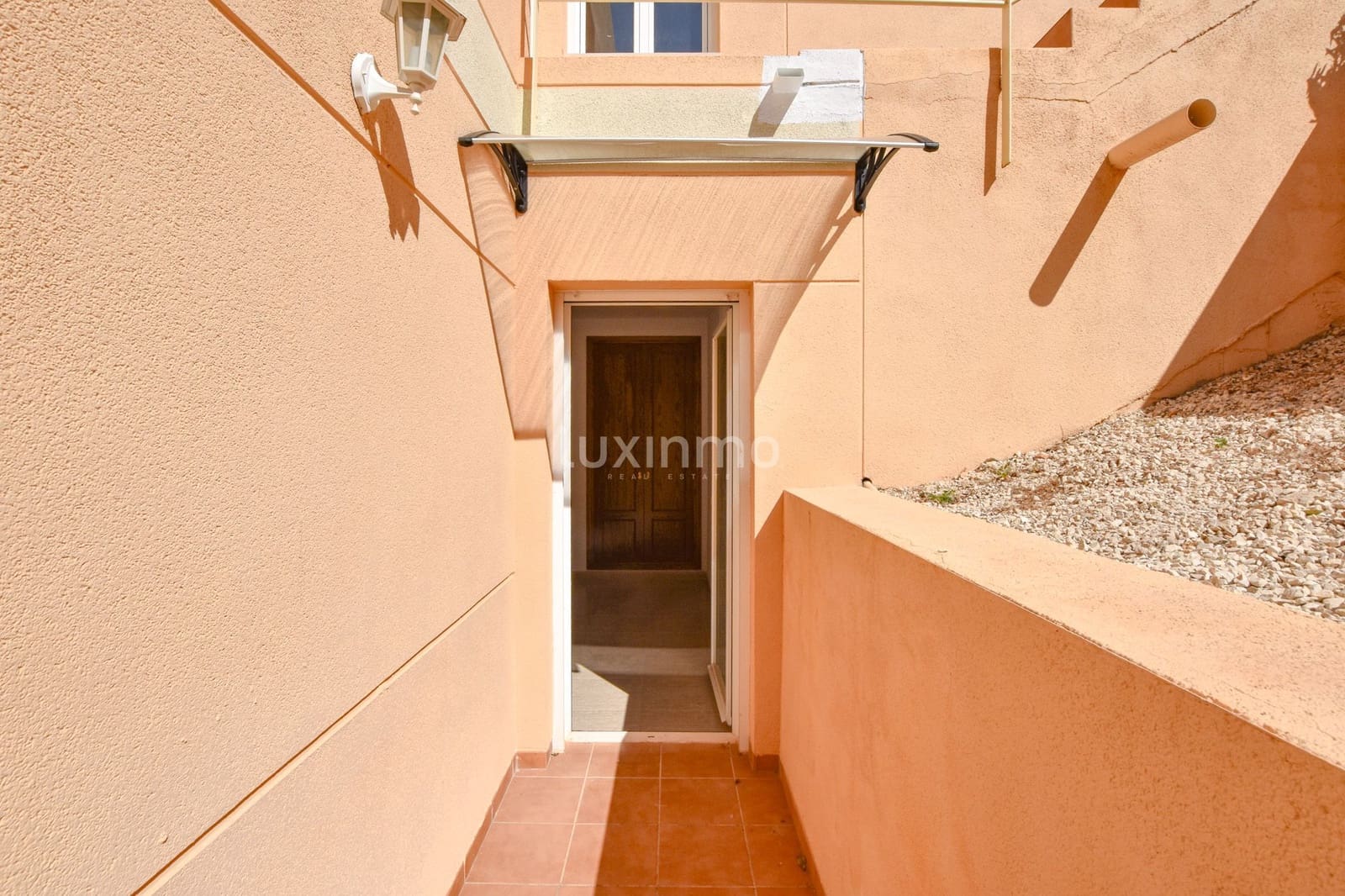 4 slaapkamer Rijtjeshuis te huur in Calpe / Calp met zwembad garage - € 1.500 (Ref: 8221940)